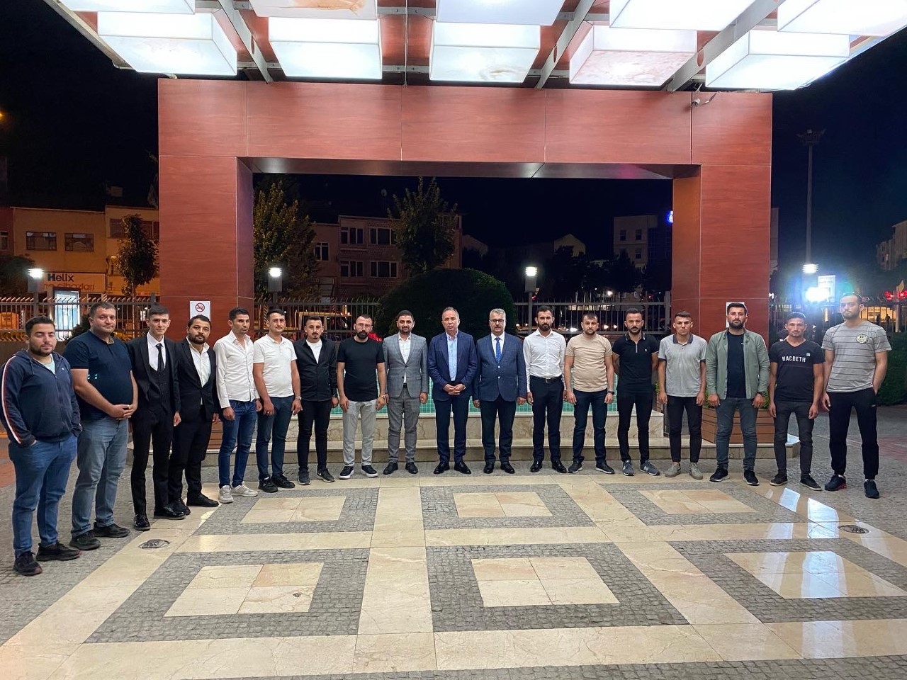 GENÃ‡LERÄ°N EN FAZLA TERCÄ°H ETTÄ°ÄžÄ° PARTÄ°YÄ°Z